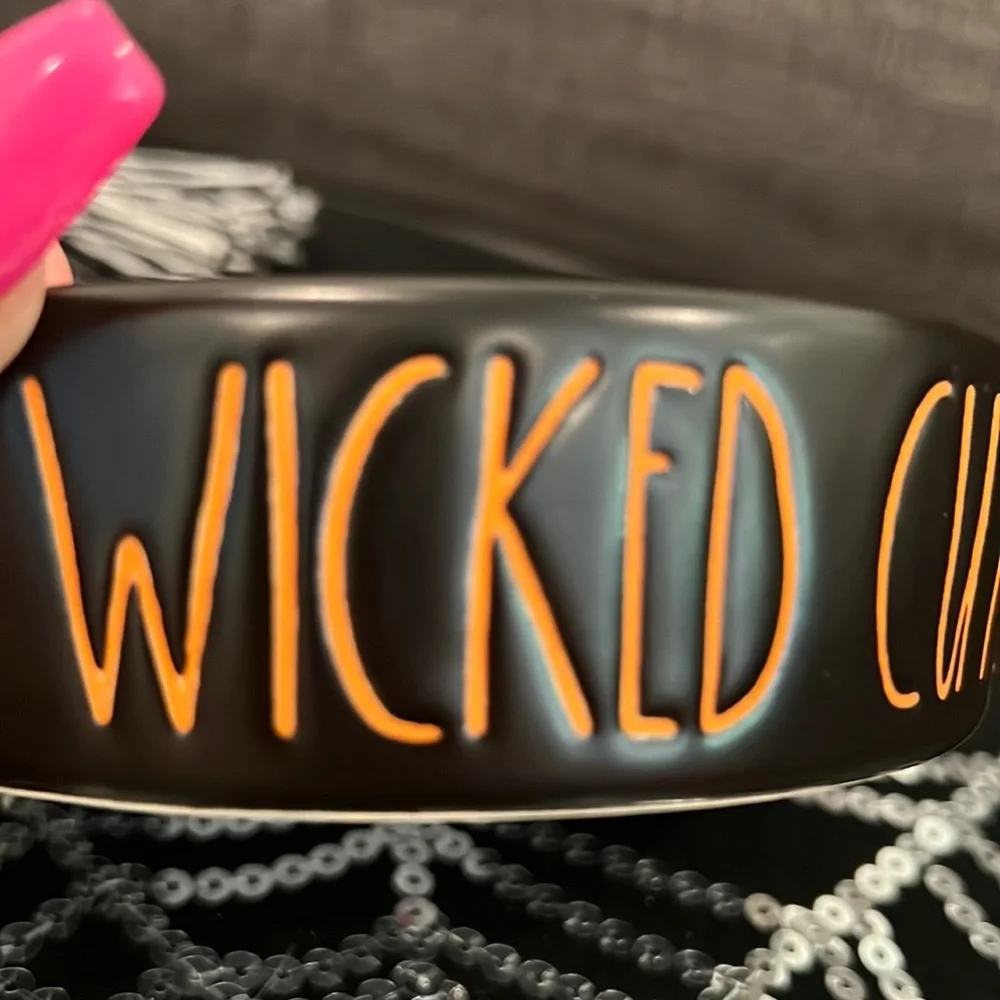 👻 Small Pet Bowl WICKED CUTE Food & Water Dish 5” H x 1.5” D Matte Black…
